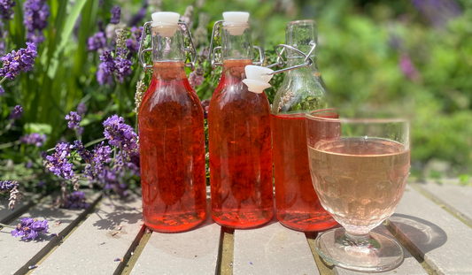 Make your own elderflower cordial